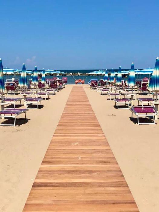 Hotel Piccadilly Bellaria-Igea Marina Esterno foto