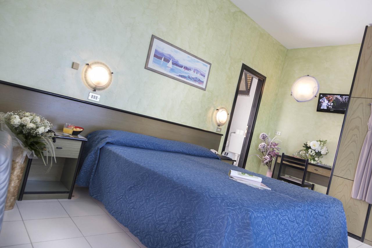 Hotel Piccadilly Bellaria-Igea Marina Esterno foto